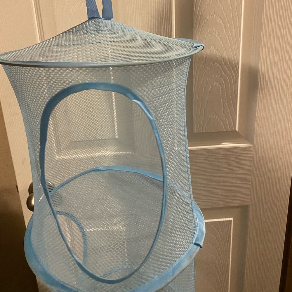 Hanging Mesh Space Saver